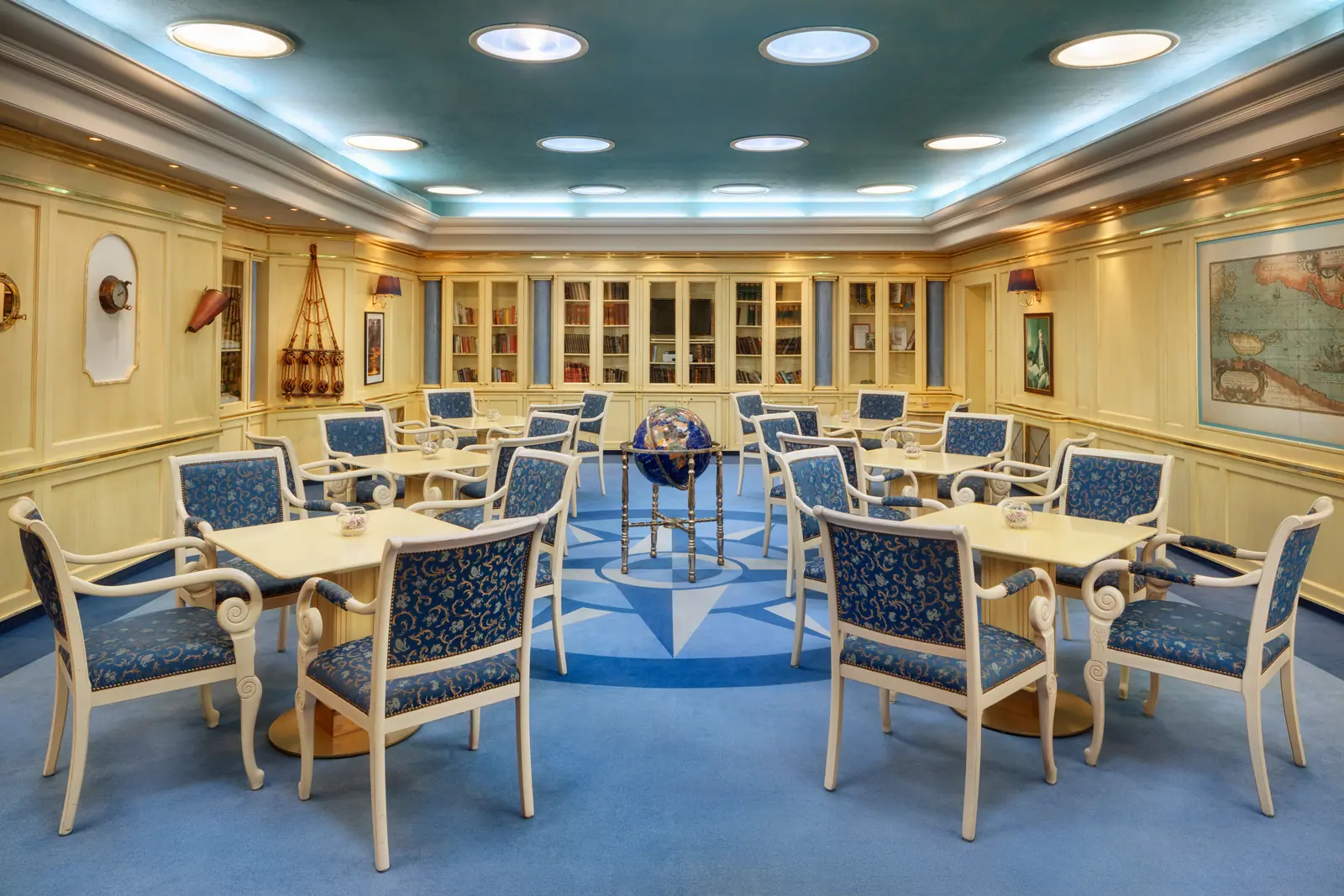 Captain James Cook's Lounge at Hotel Pacifik